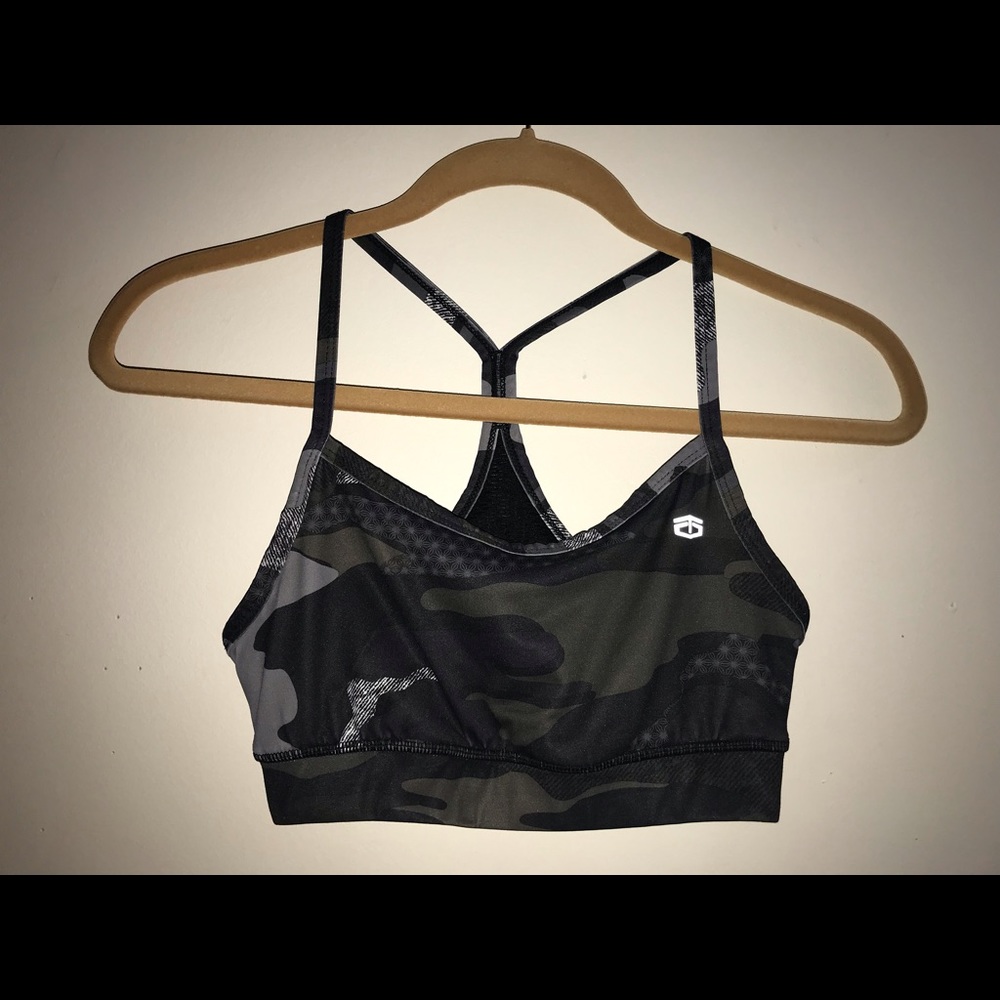 Tapout size small bra